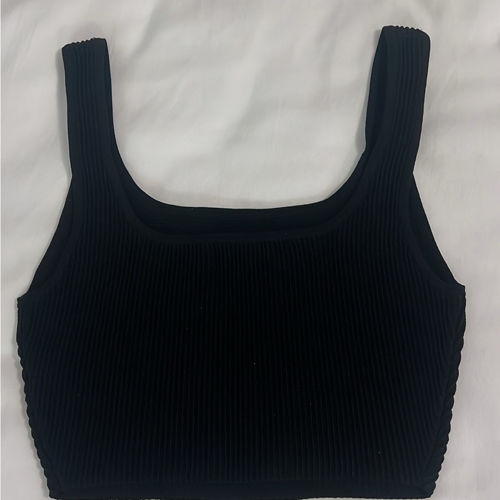 Babaton Black Ribbed Crop Top - Picture 2 of 3